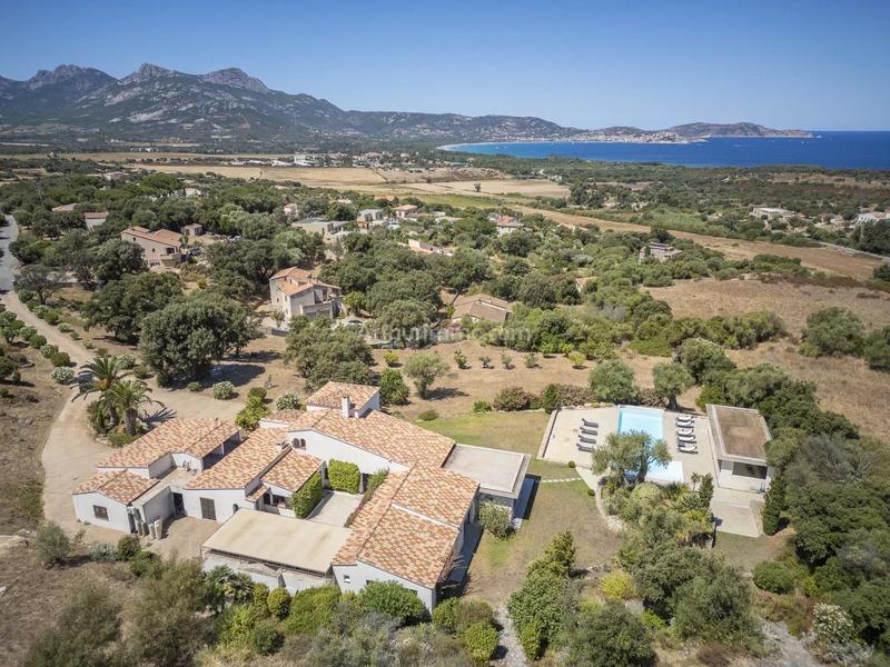 Maison - 378 m² - 7 pièces