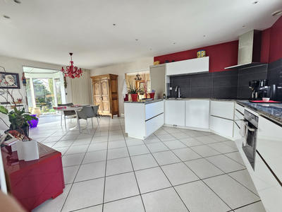 Maison - 177 m² - 6 pièces