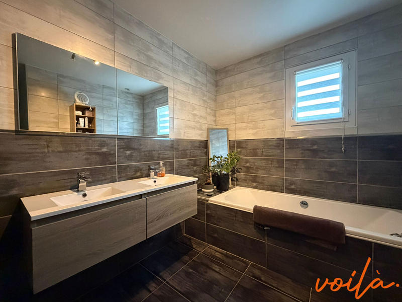 Maison - 133 m² - 6 pièces