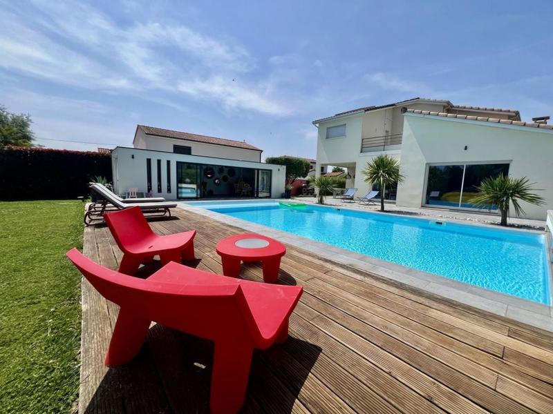 Maison - 200 m² - 7 pièces