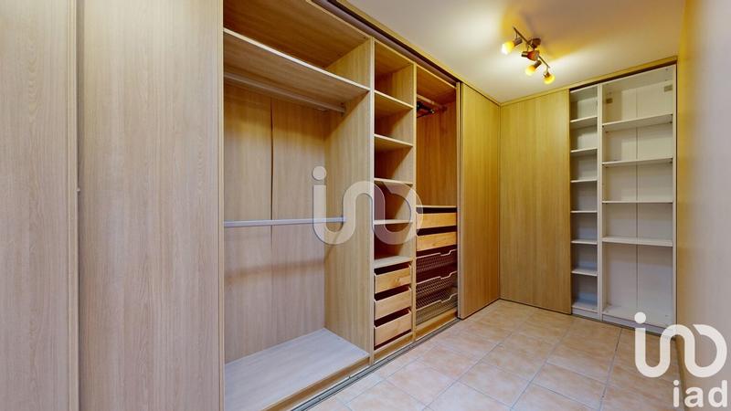 Maison - 233 m² - 7 pièces