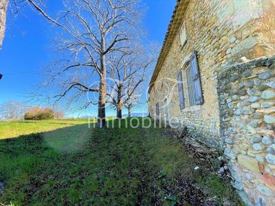 Propriété - 220 m² - 12 pièces