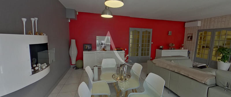 Maison - 274 m² - 9 pièces