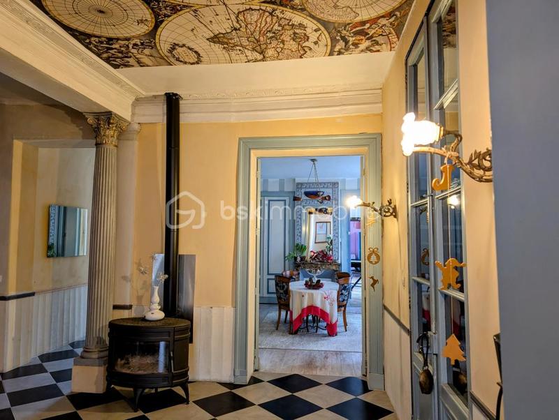 Maison bourgeoise - 250 m² - 8 pièces