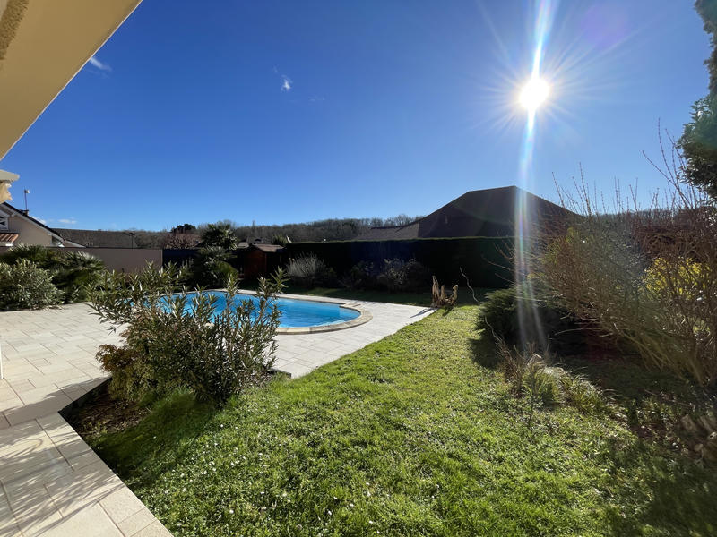 Maison - 197 m² - 8 pièces