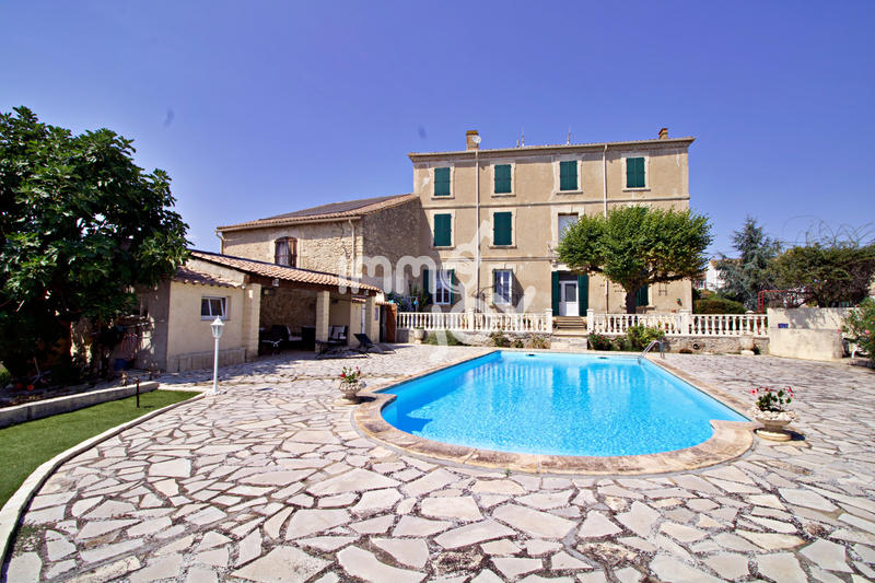 Maison - 201 m² - 6 pièces