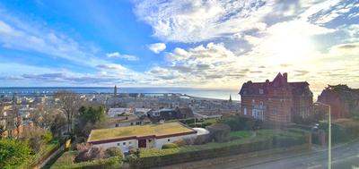 Appartement - 120 m² - 6 pièces