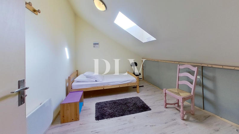 Maison - 170 m² - 9 pièces