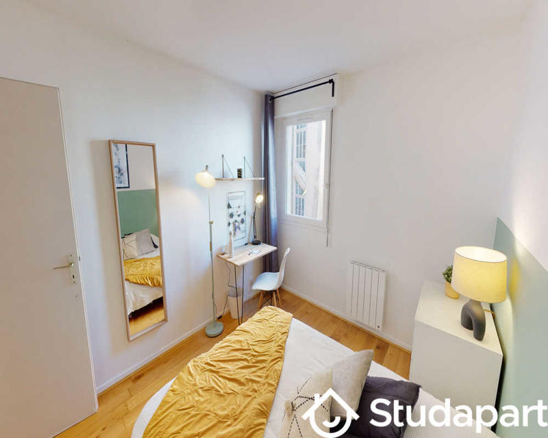 Chambre - 90 m² - 1 pièce