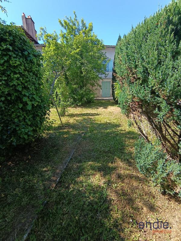 Maison - 195 m² - 7 pièces