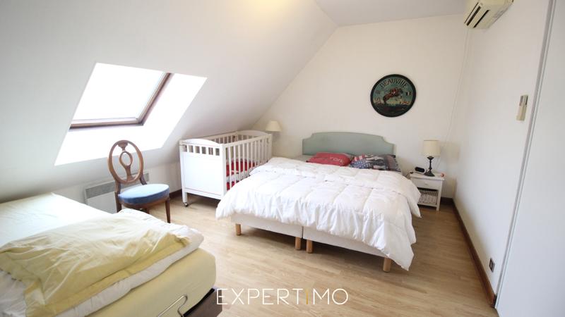 Maison - 210 m² - 7 pièces