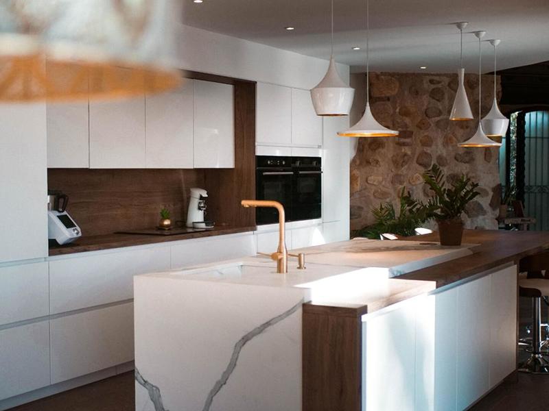 Demeure - 205 m² - 4 pièces