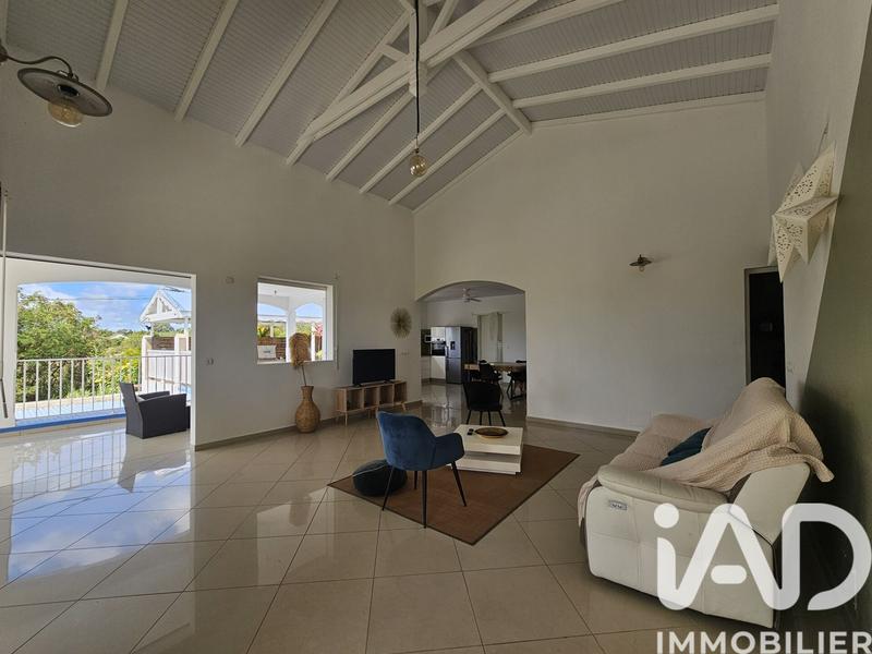 Maison - 200 m² - 8 pièces