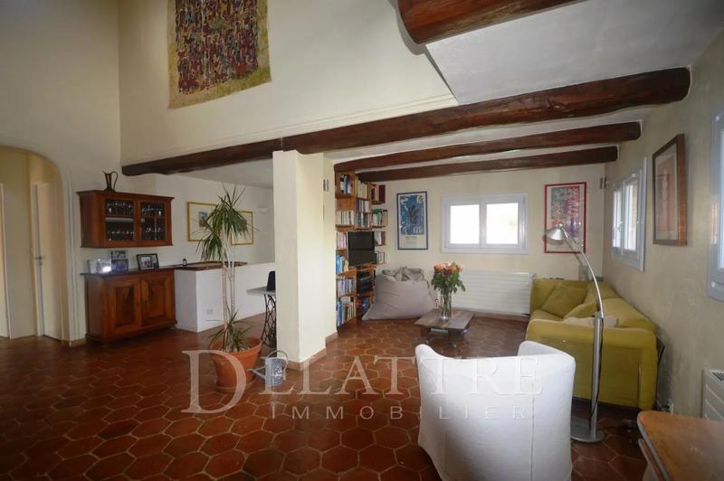 Maison - 232 m² - 8 pièces