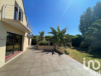 Maison - 239 m² - 7 pièces