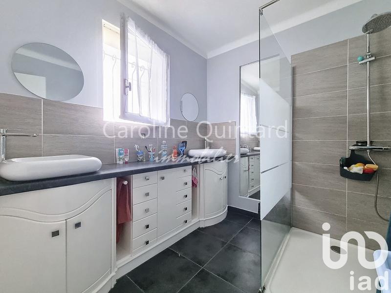 Maison - 270 m² - 10 pièces