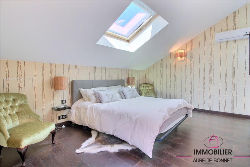 Loft - 241 m² - 7 pièces