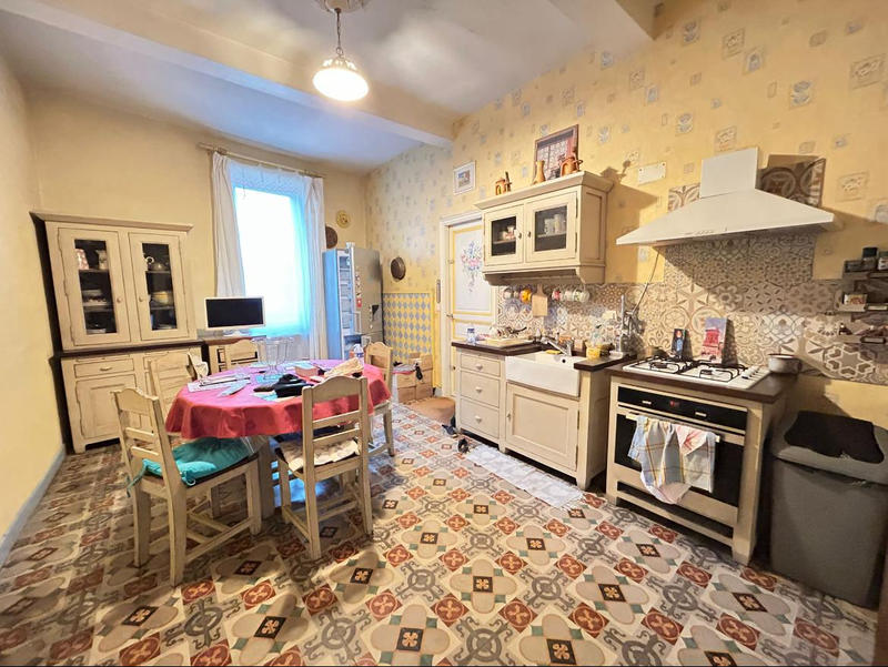 Maison - 280 m² - 8 pièces