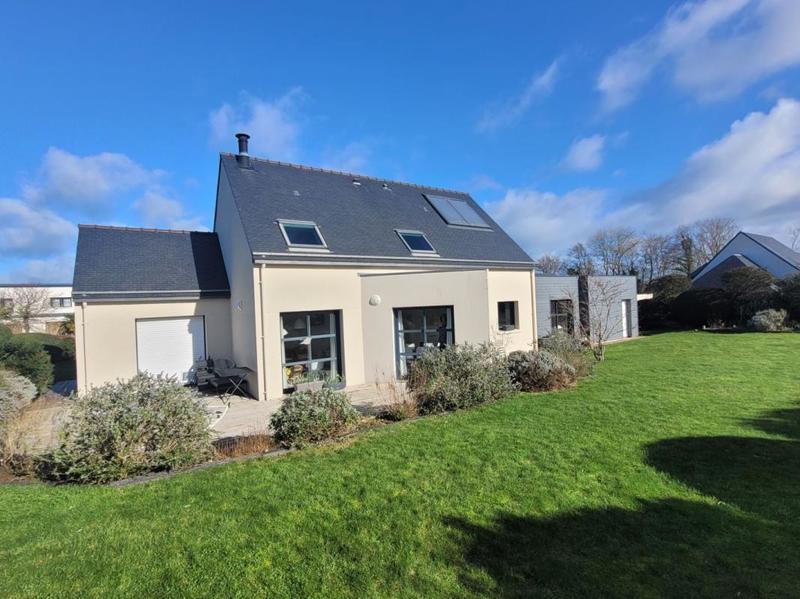 Maison - 151 m² - 8 pièces