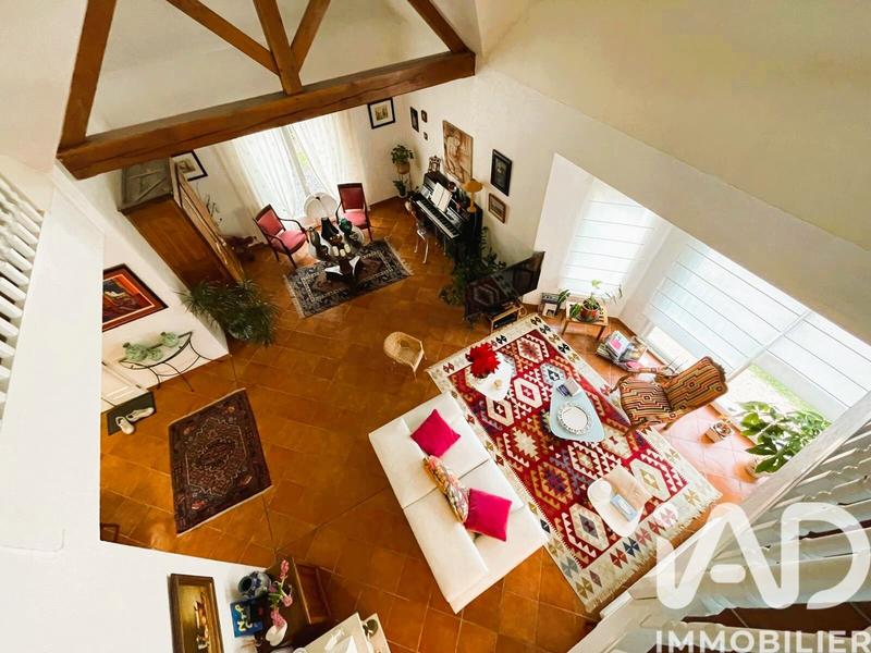 Maison - 245 m² - 8 pièces