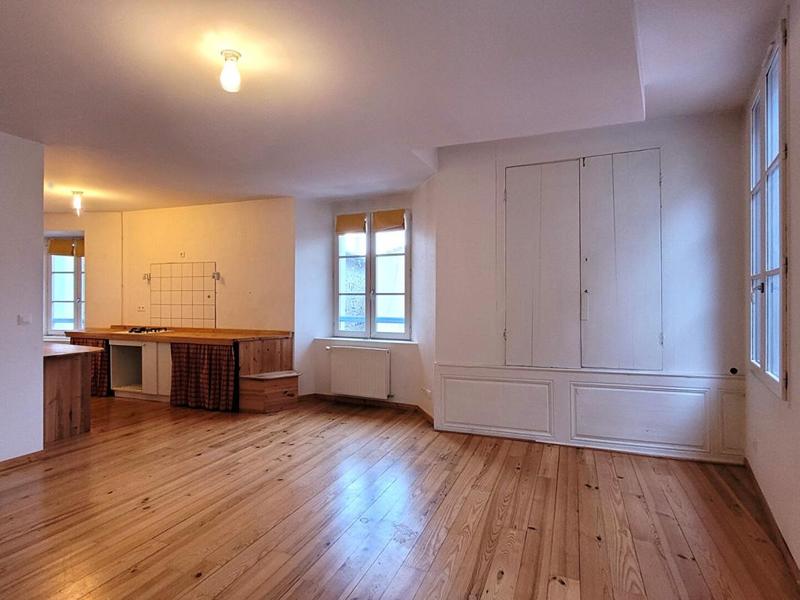 Appartement - 80 m² - 3 pièces