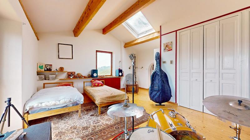 Maison - 240 m² - 4 pièces