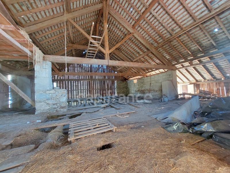 Grange - 350 m² - 3 pièces