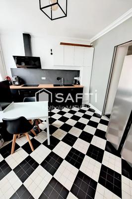 Maison - 200 m² - 7 pièces