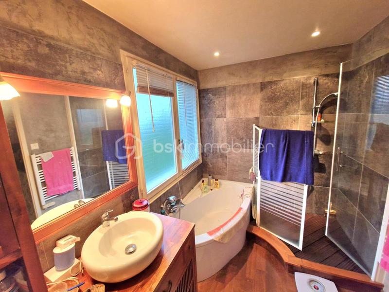 Maison jumelée - 90 m² - 5 pièces