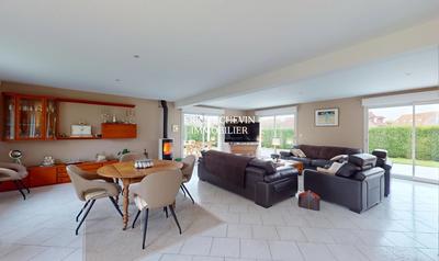 Maison - 270 m² - 5 pièces