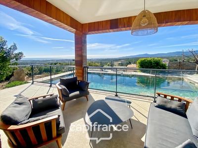 Maison - 95 m² - 4 pièces