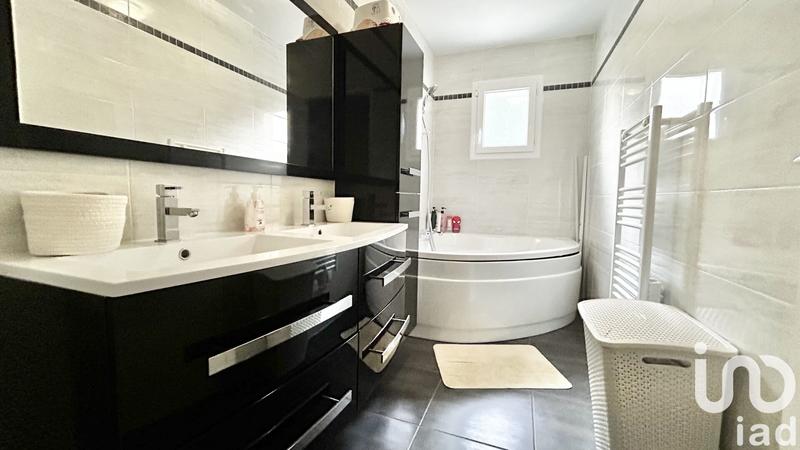 Maison - 111 m² - 5 pièces