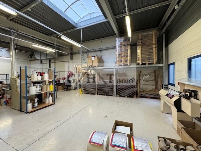 Entrepôt - 1 625 m²