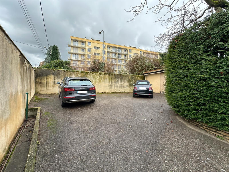 Maison - 317 m² - 10 pièces