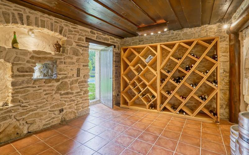 Propriété - 231 m² - 6 pièces