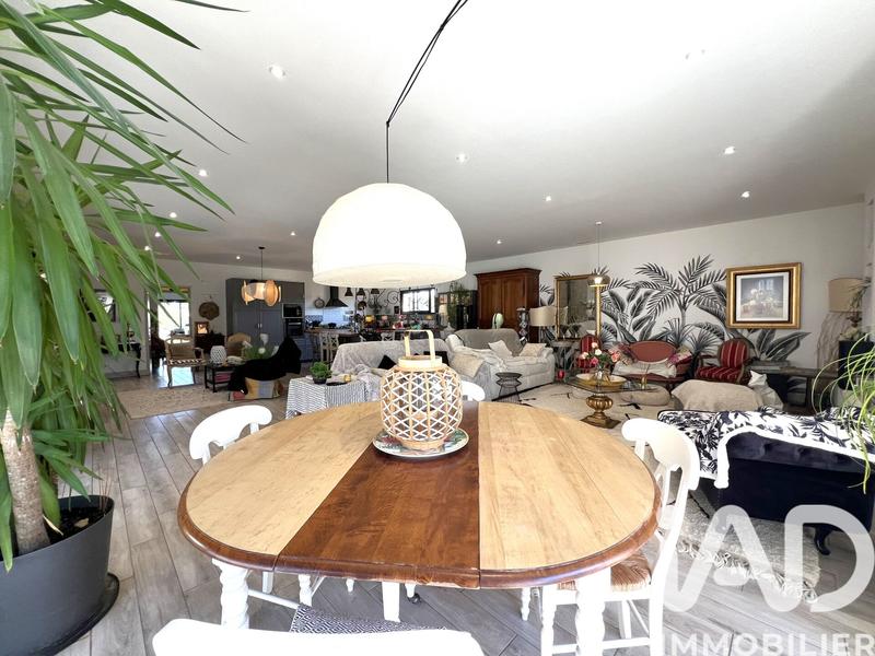 Maison - 198 m² - 5 pièces