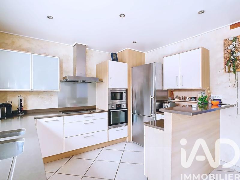 Maison - 179 m² - 8 pièces