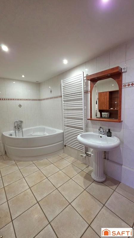 Maison - 191 m² - 8 pièces