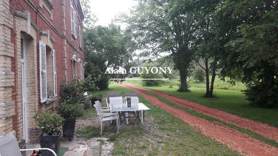 Maison - 227 m² - 8 pièces