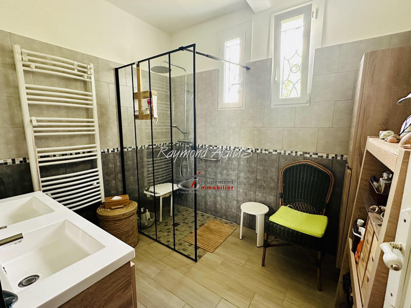 Maison - 189 m² - 9 pièces