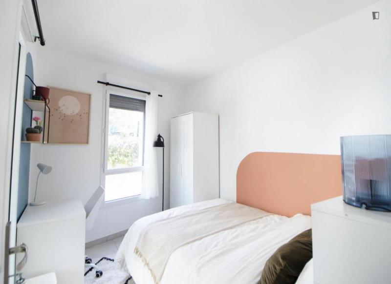 Chambre - 10 m² - 5 pièces