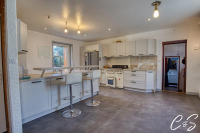 Maison - 137 m² - 6 pièces