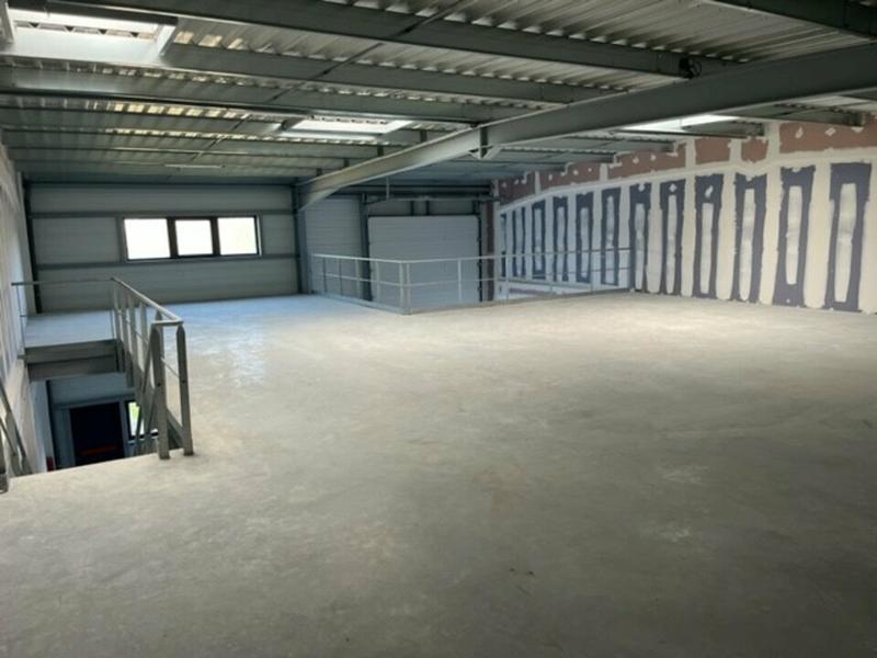 Local d'activité / Entrepôt - 374 m²