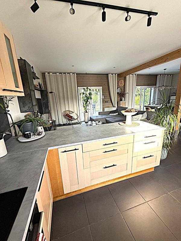 Maison - 104 m² - 4 pièces