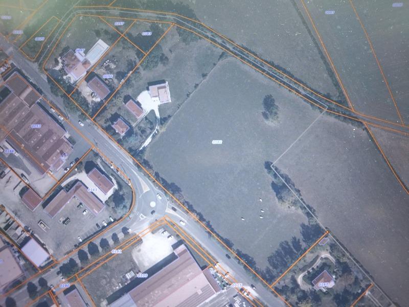 Terrain constructible - 3 000 m²