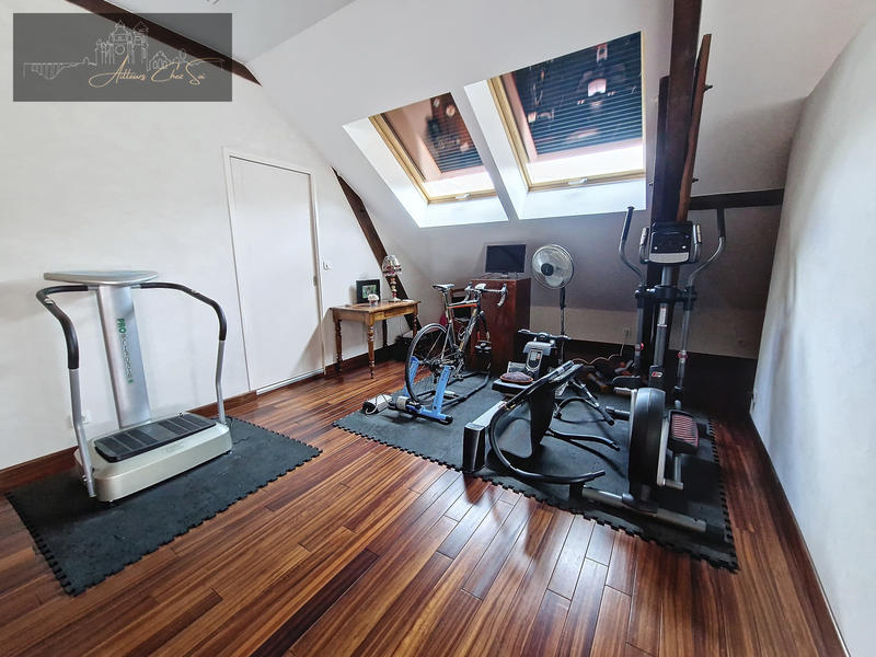 Maison - 272 m² - 6 pièces