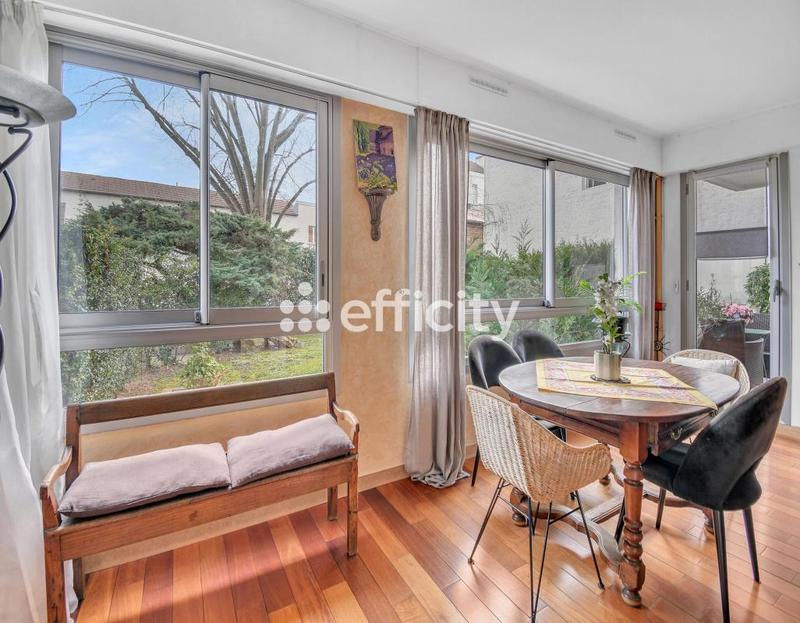 Appartement - 90 m² - 4 pièces