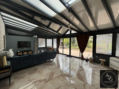 Maison - 210 m² - 6 pièces