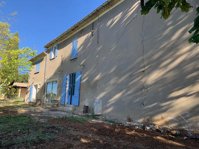 Maison - 377 m² - 7 pièces