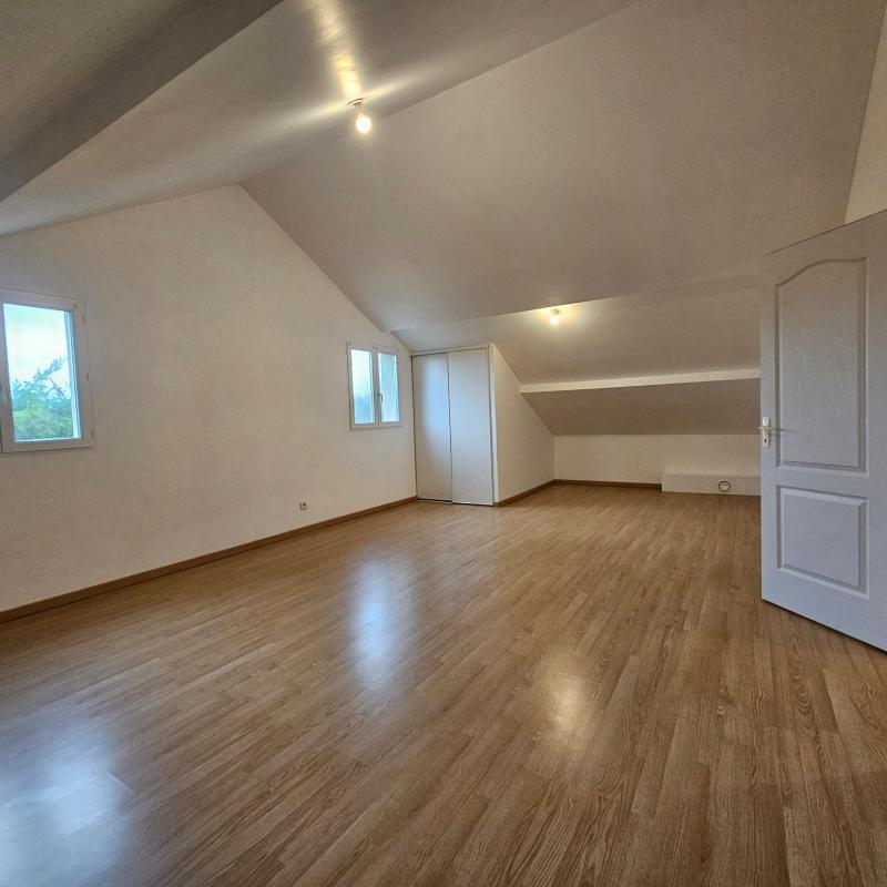 Maison - 210 m² - 7 pièces